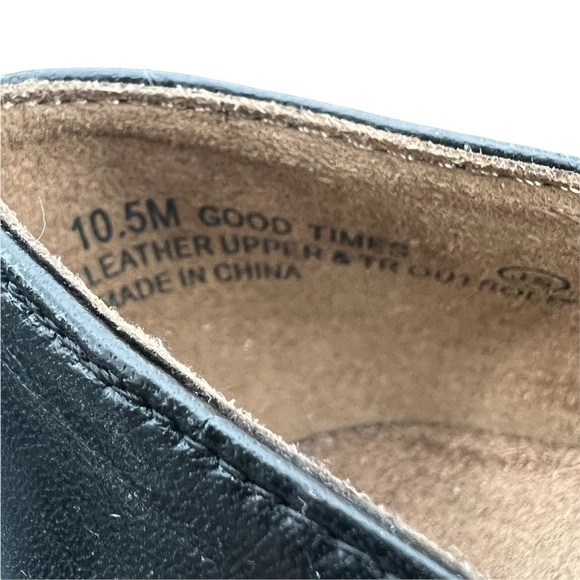 Aerosoles Black Leather Good Times Buckle Ballet Flats Size 10.5 Women’s - Picture 2 of 9